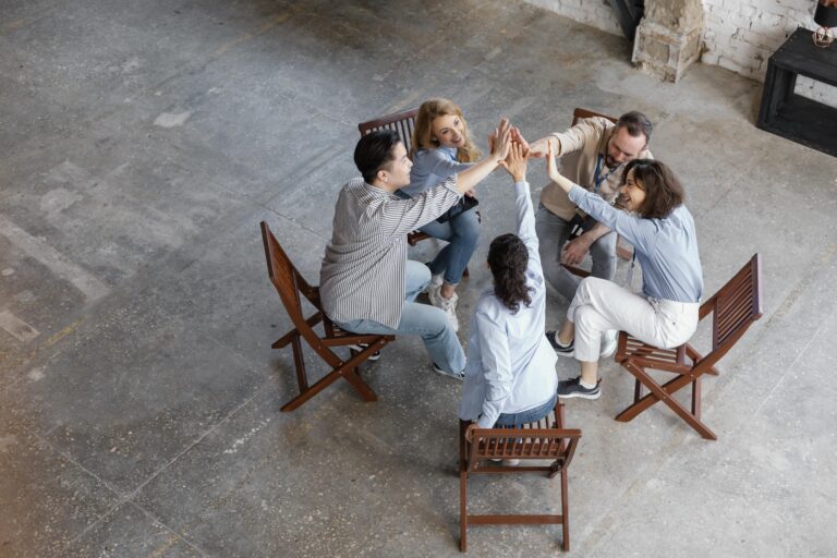 full-shot-people-therapy-group